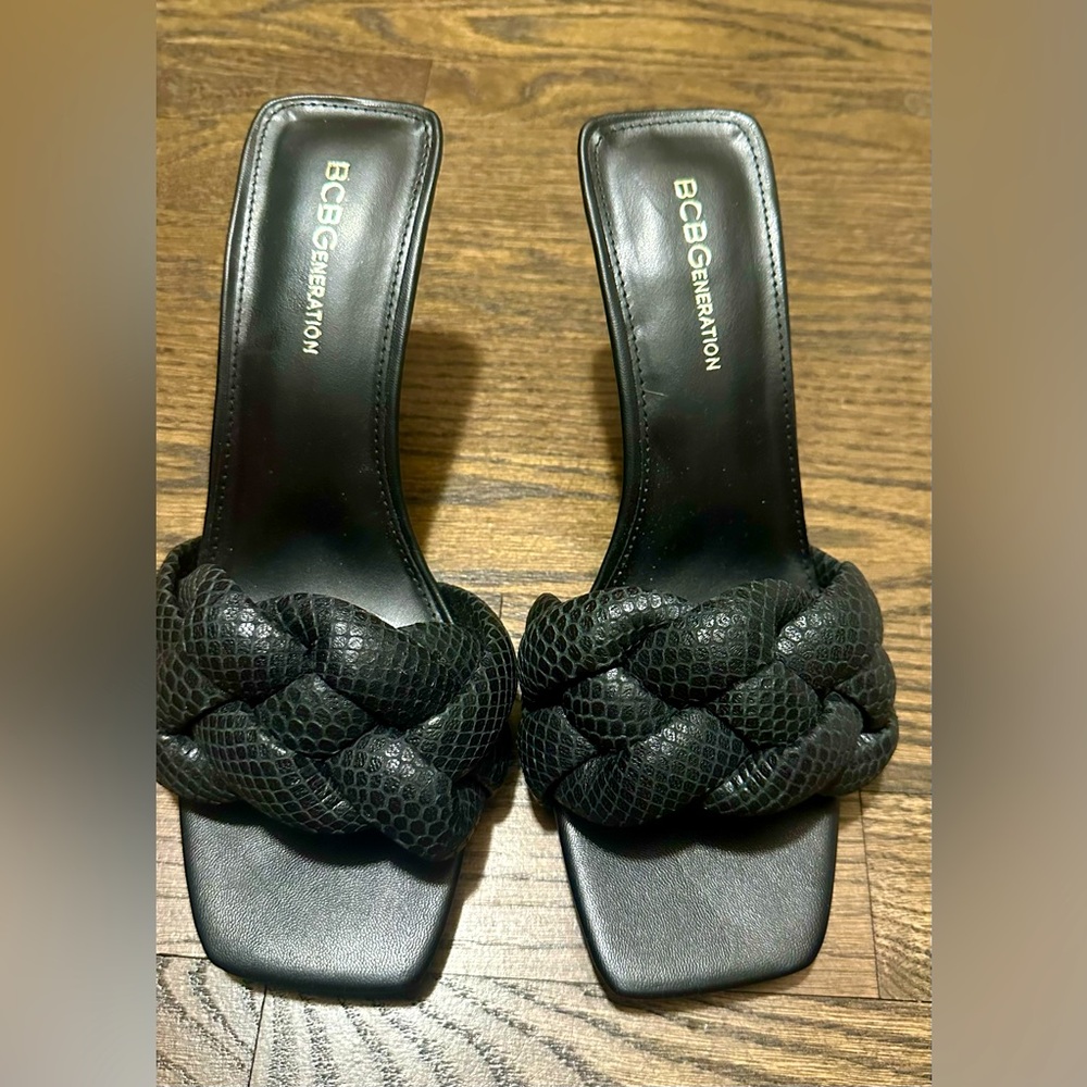 Women’s BCBGeneration Marlino Snakeskin Sandal. Size 9. BNWOB.